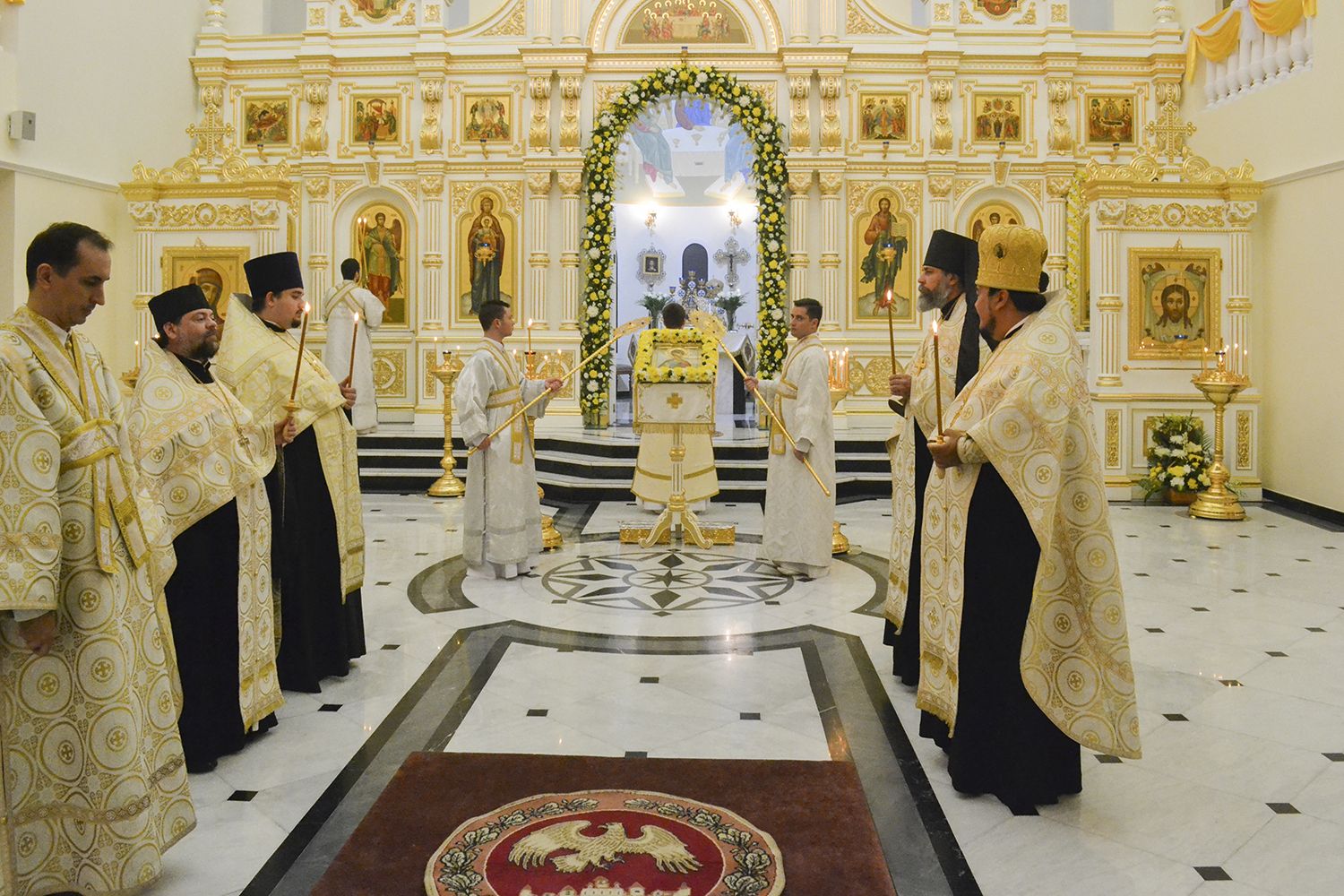 Высокопреосвященный архиепископ Александр возглавил праздничные богослужения в г. Шарджа (ОАЭ)