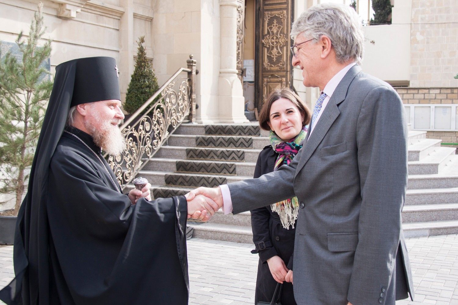 Высокопреосвященный архиепископ Александр принял в Бакинском Епархиальном Управлении посла Аргентины г-на Карлоса Данте Рива.