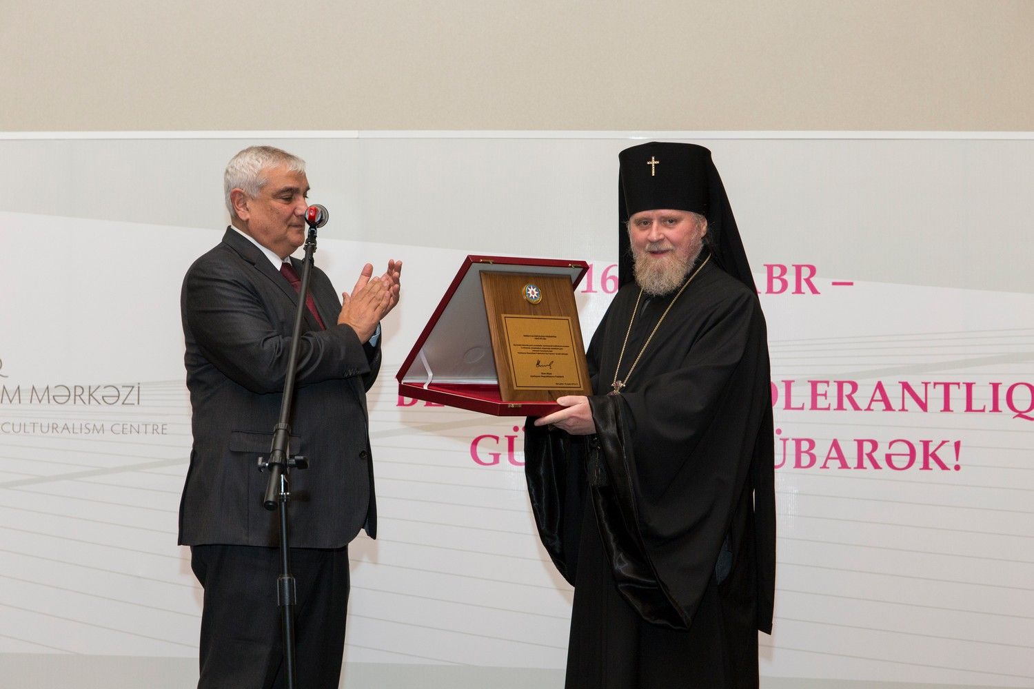 По распоряжению Президента Азербайджанской Республики г-на Ильхама Алиева Высокопреосвященный архиепископ Александр был награжден «Почетным дипломом Президента Азербайджанской Республики».