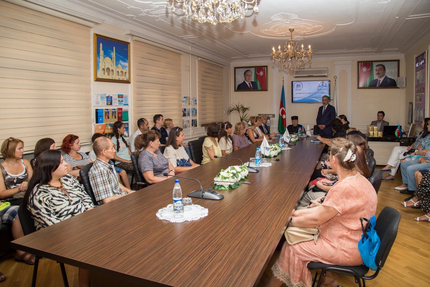 Высокопреосвященный архиепископ Александр принял участие в торжественном вручении сертификатов об успешном окончании курсов азербайджанского языка.