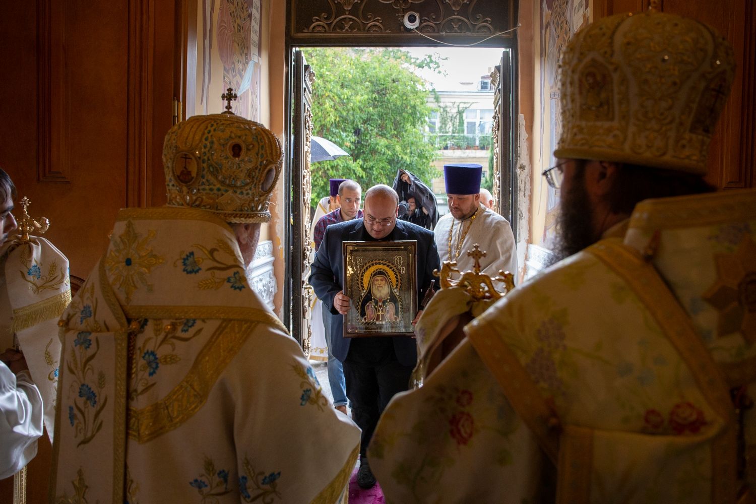 В кафедральный собор Свв. Жен-Мироносиц г. Баку были доставлены святыни-реликвии, связанные с жизнью св. прп. Гавриила (Ургебадзе), архимандрита Мцхетского.