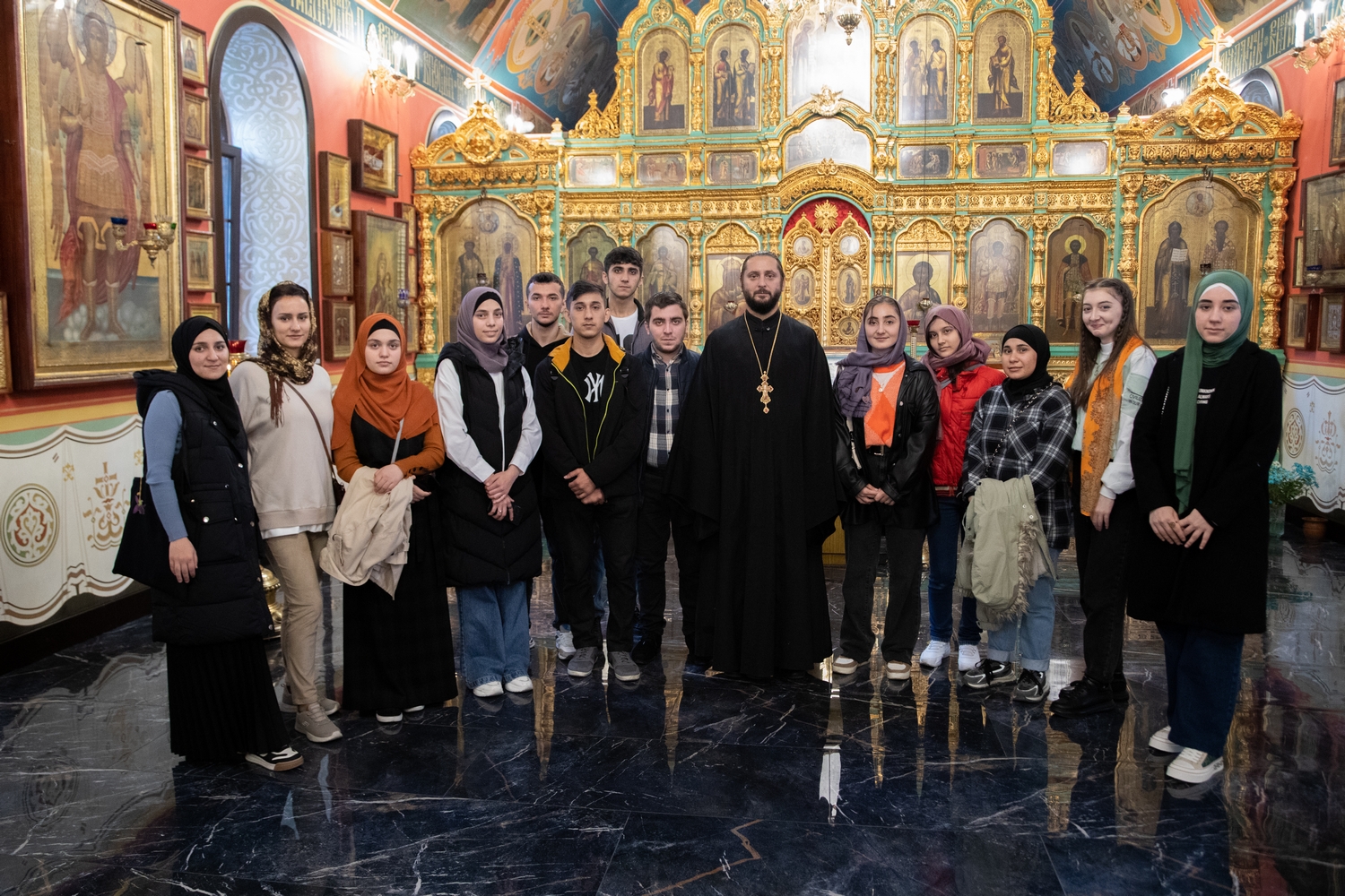 Студенты ΙΙ курса Азербайджанского Института Теологии посетили храм святого Архангела Михаила