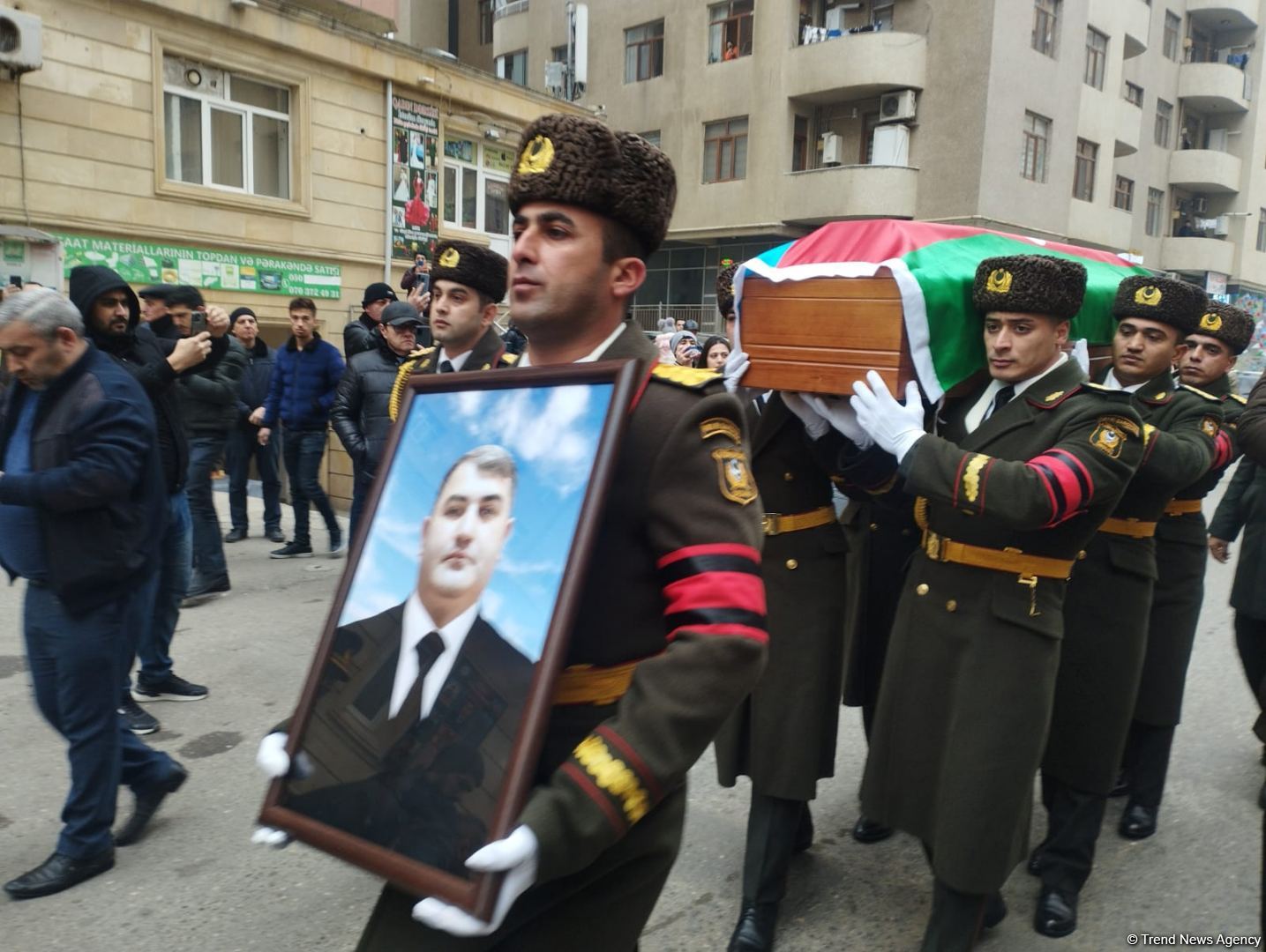 В Баку состоялись похороны погибшего в ходе террористического акта в посольстве Азербайджана в Тегеране Орхана Аскерова