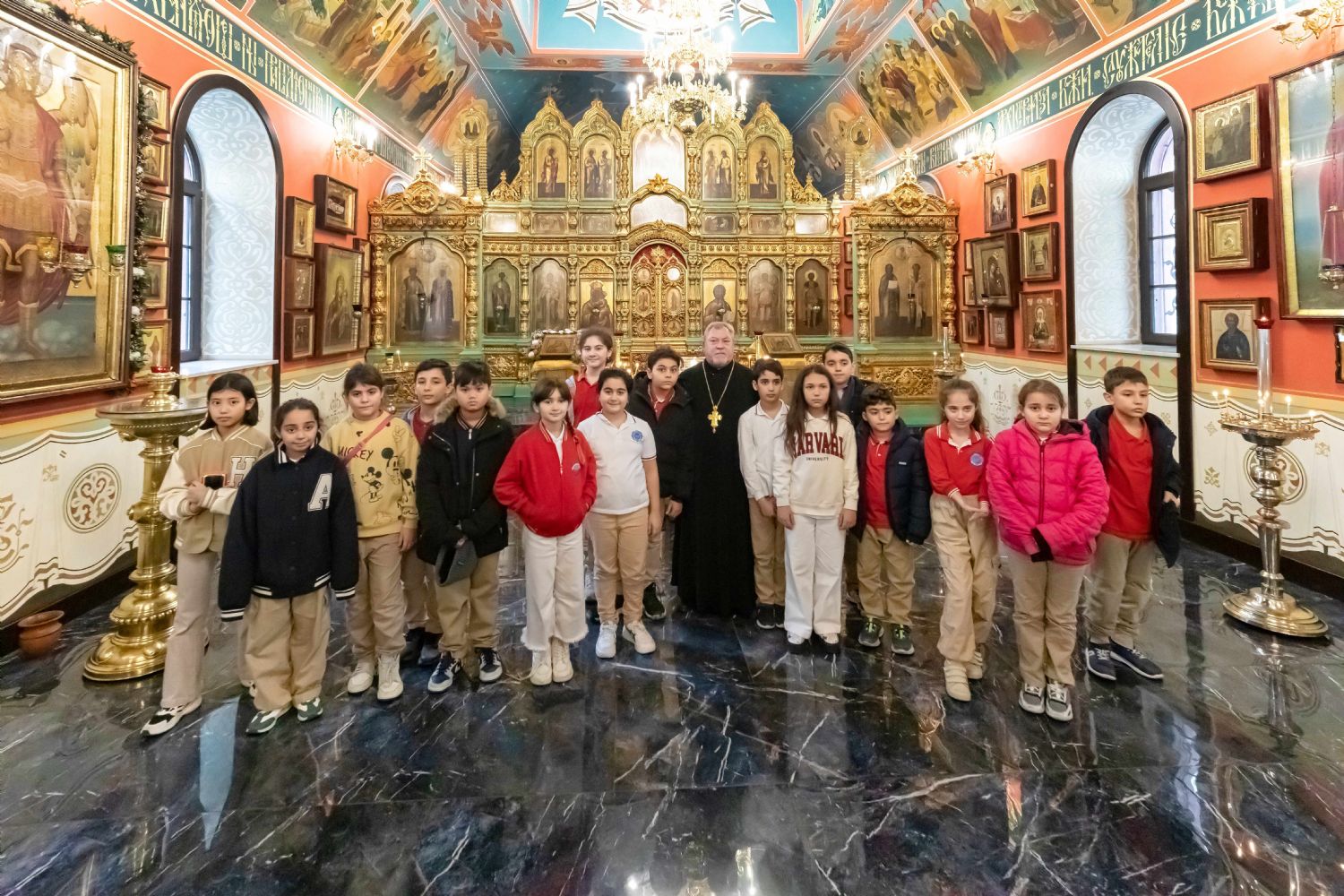 Учащиеся школы "Dünya" посетили храм Архангела Михаила