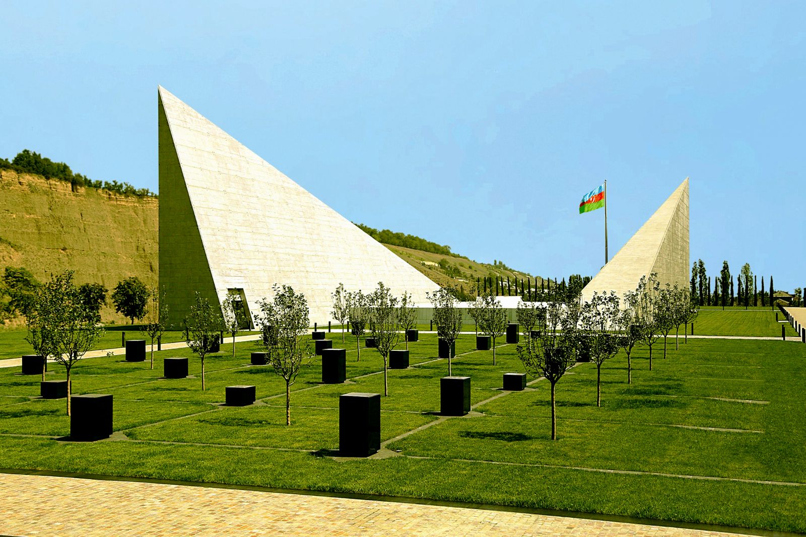 Религиозные деятели посетили Губинский мемориальный комплекс геноцида