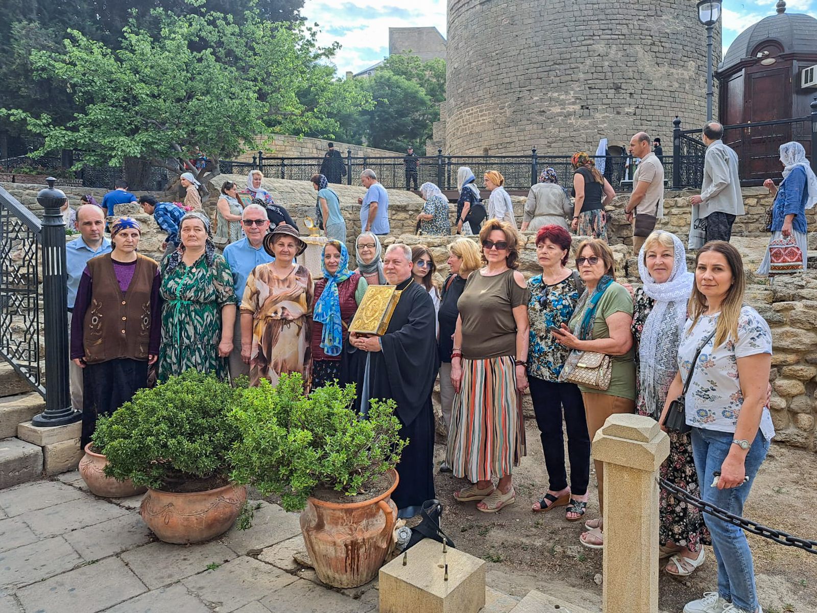 Паломники из Гянджи совершили поездку в Баку на праздник апостола Варфоломея