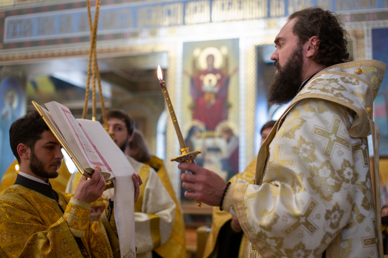 Архиепископ Феофилакт совершил всенощное бдение в соборе Рождества Пресвятой Богородицы г. Баку