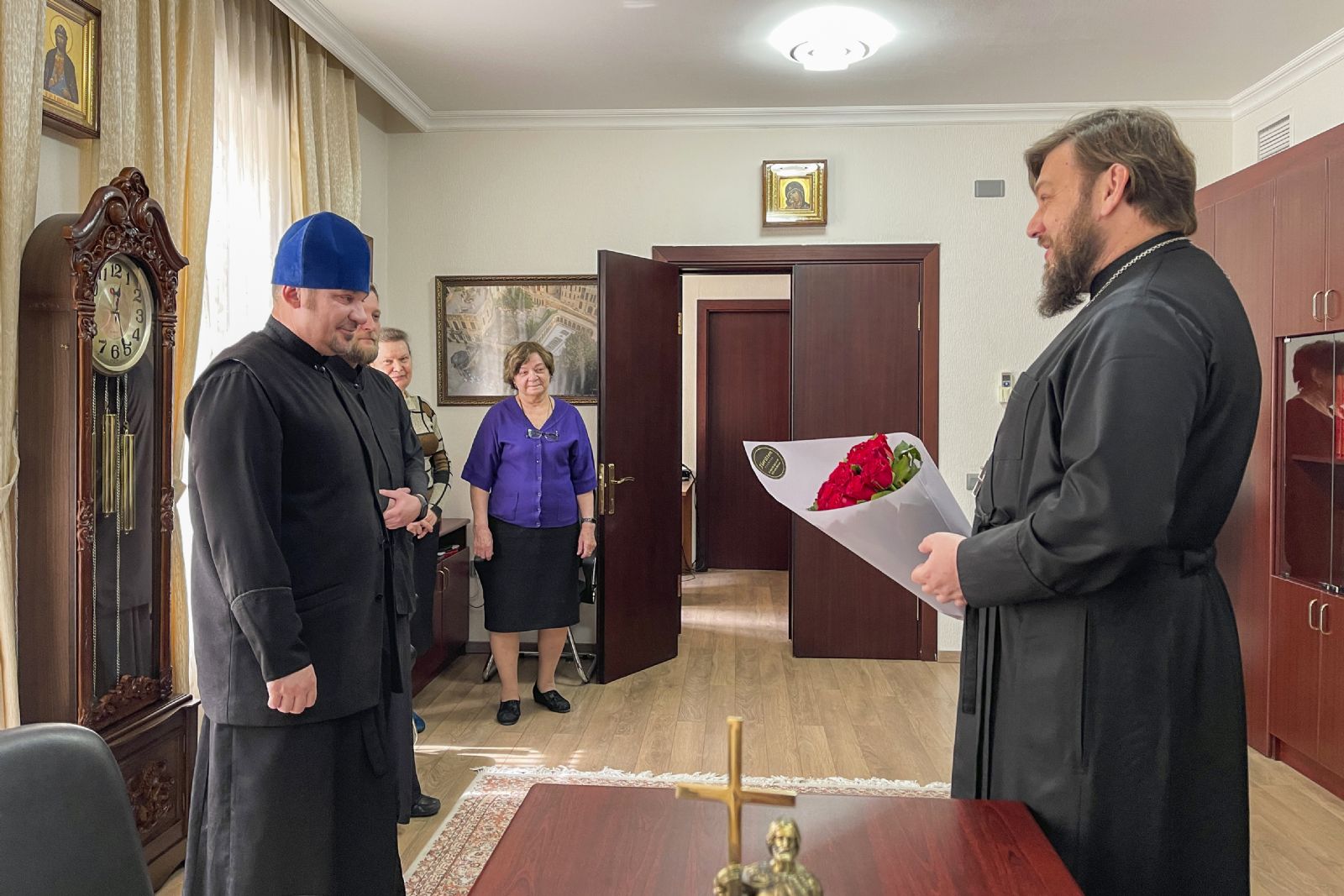 Клирика кафедрального собора протоиерея Александра Новикова поздравили с юбилеем