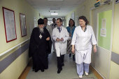 Председатель Синодального отдела по социальному служению посетил московскую больницу № 12