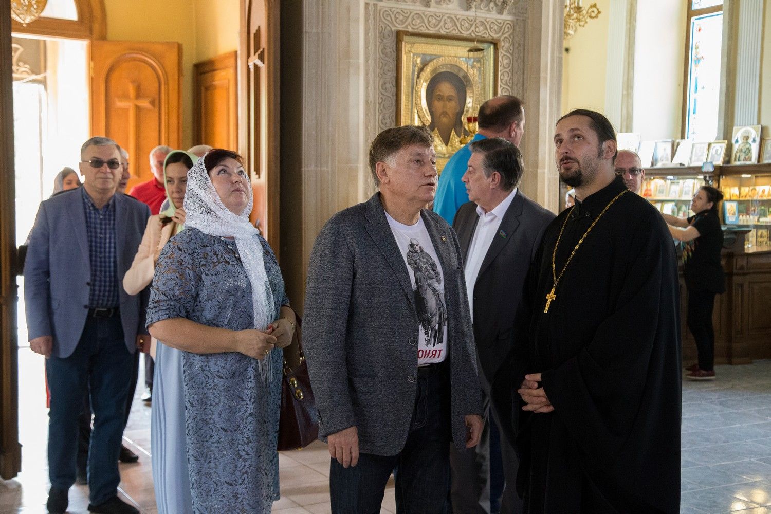 Высокопреосвященный архиепископ Александр принял официальную делегацию во главе с Председателем Законодательного собрания г. Санкт-Петербурга г-ном Макаровым В.С.