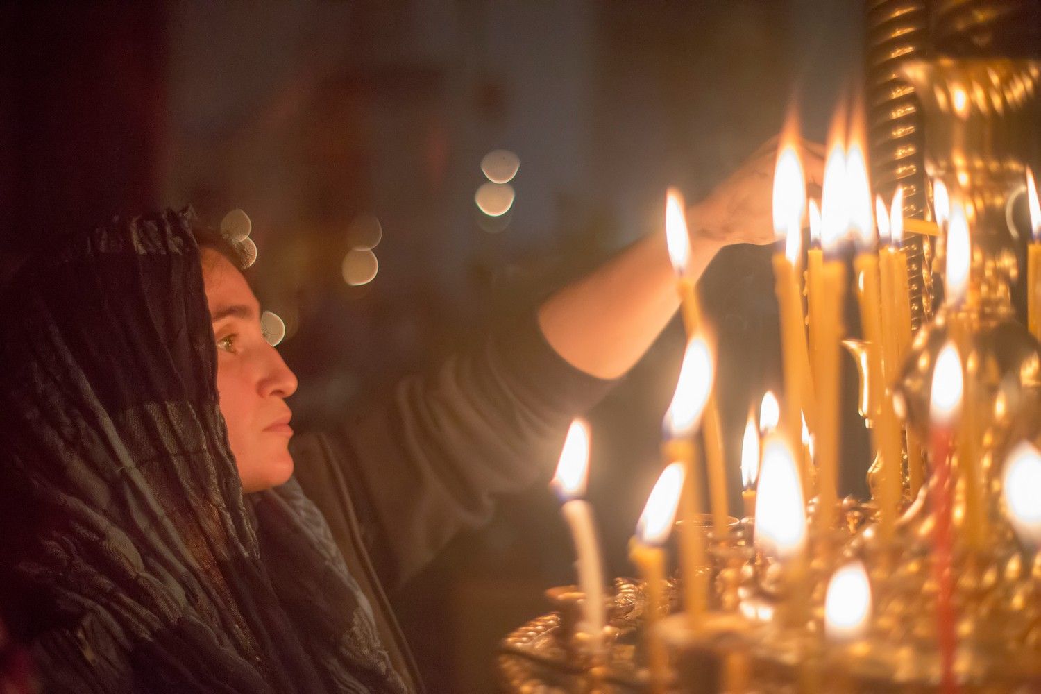 Светлое Христово Воскресенье – Пасха. Высокопреосвященный архиепископ Александр совершил ночное Пасхальное богослужение.