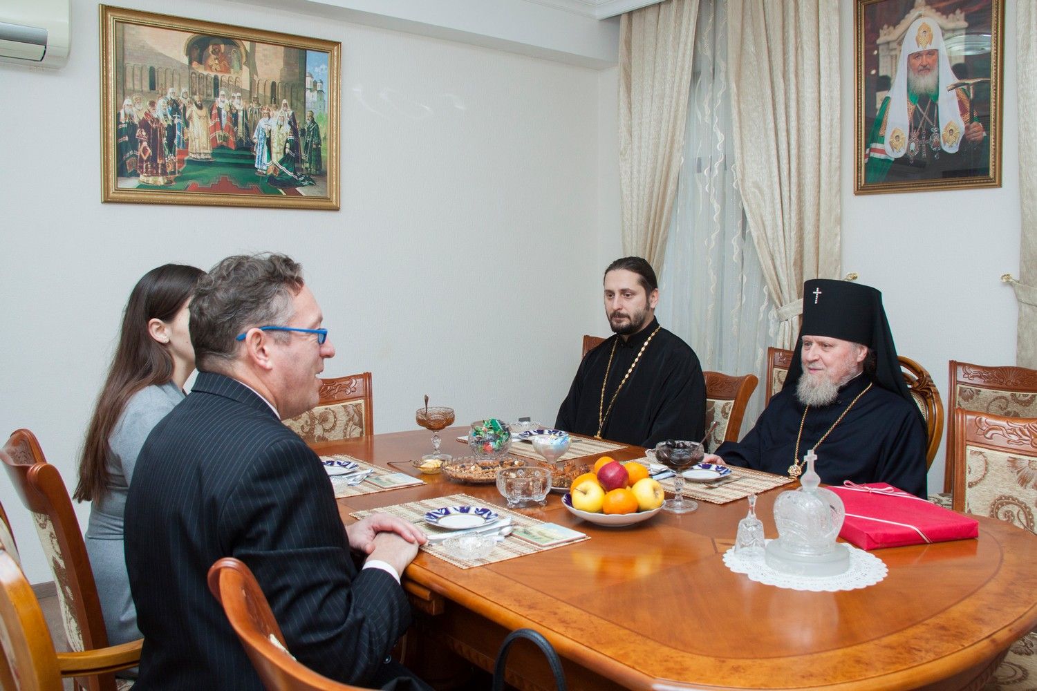 Высокопреосвященный архиепископ Александр принял в Бакинском Епархиальном Управлении новоназначенного Чрезвычайного и Полномочного Посла Австрии в Азербайджанской Республике г-на Александра Баерла.