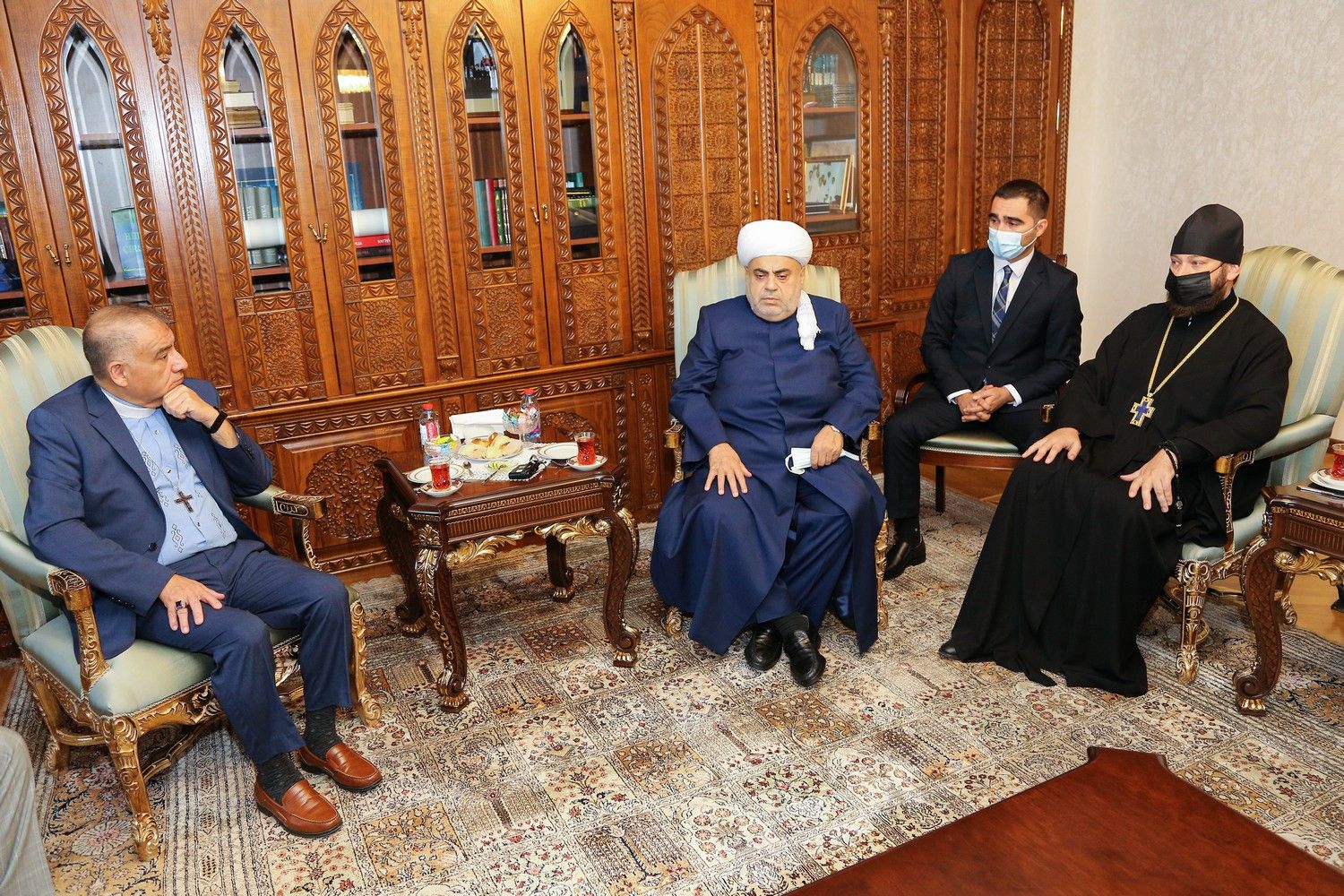 В Управлении мусульман Кавказа состоялась встреча религиозных лидеров Азербайджана с делегацией глав религиозных общин штата Калифорни