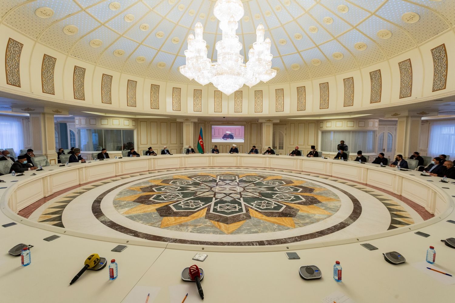 Секретарь Бакинского Епархиального Управления принял участие в конференции, посвященной Дню памяти погибших в Освободительной войне.