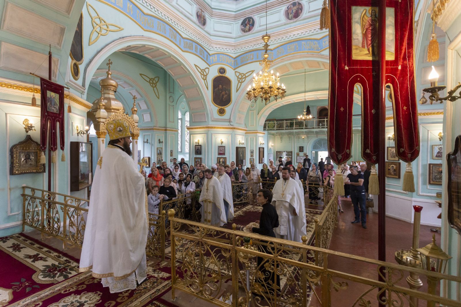 В праздник Усекновения главы Иоанна Предтечи в храме Александра Невского г. Гянджи были совершены праздничные богослужения