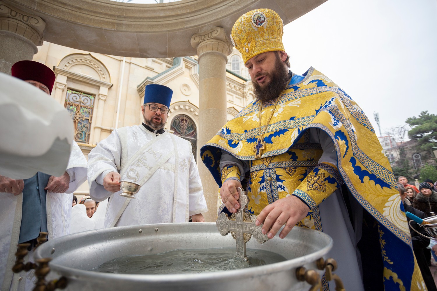 Православные христиане отмечают великий праздник Богоявления или Крещения Господня