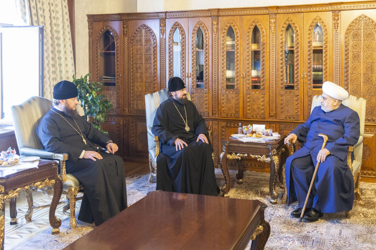 Состоялась встреча архиепископа Феофилакта с шейх-уль-исламом Аллахшукюром Пашазаде