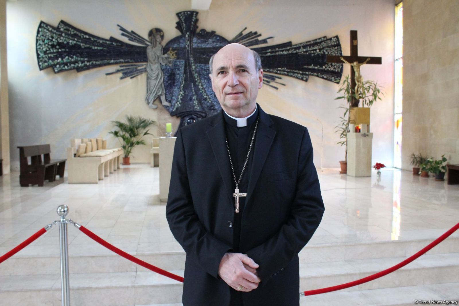 Глава католиков Азербайджана поздравил православную общину страны с Пасхой