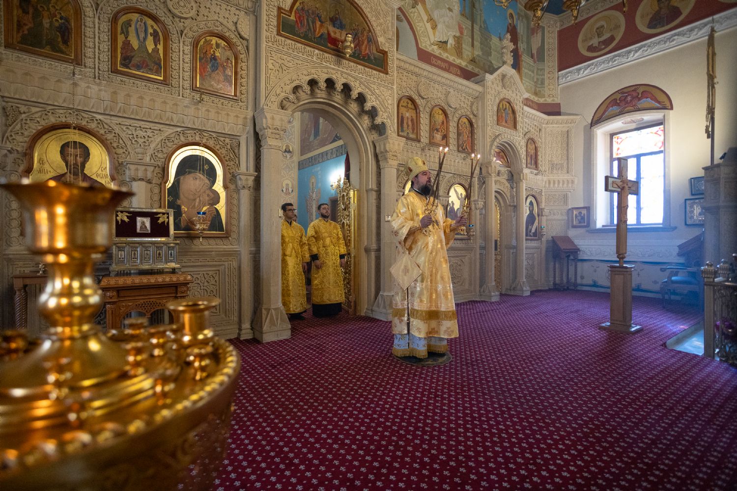 Епископ Алексий совершил Божественную литургию в кафедральном соборе