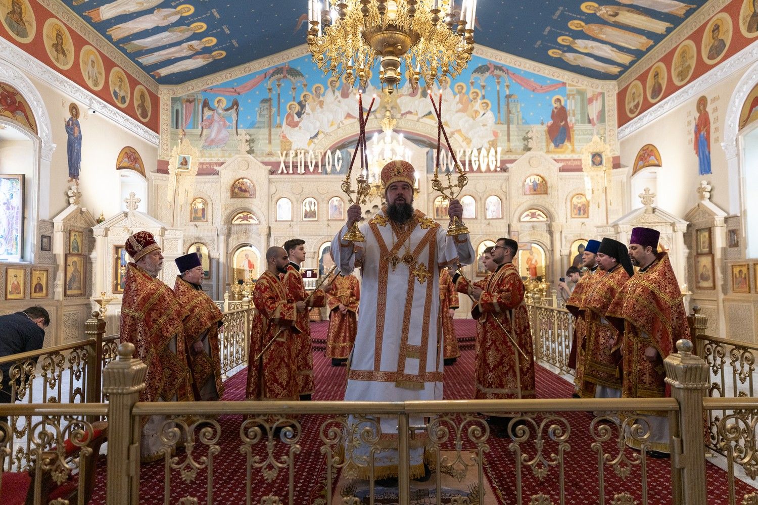 В Неделю о самарянке епископ Алексий совершил Божественную литургию в кафедральном соборе