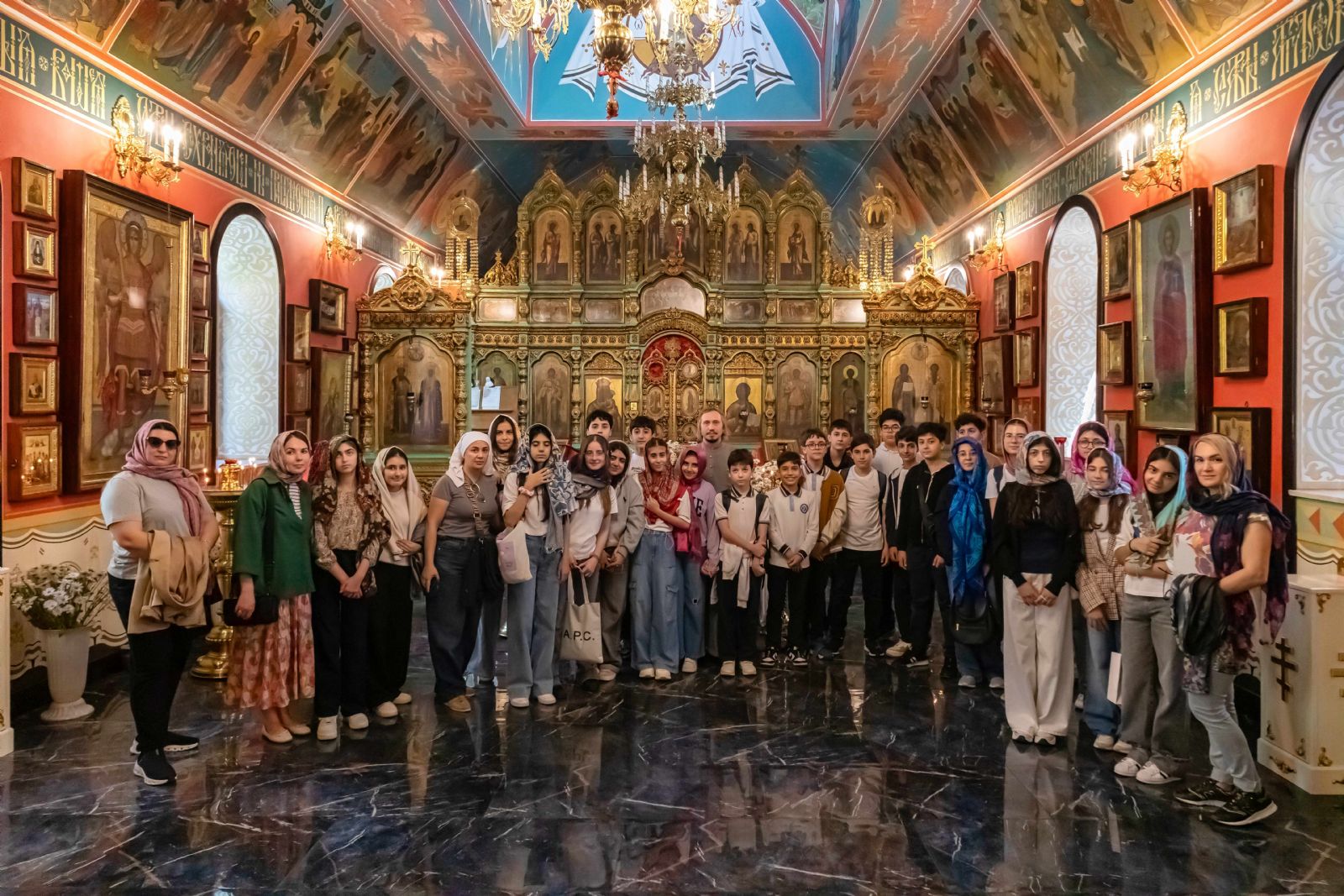 Учащиеся Бакинского Европейского Лицея посетили храм Архангела Михаила г. Баку.