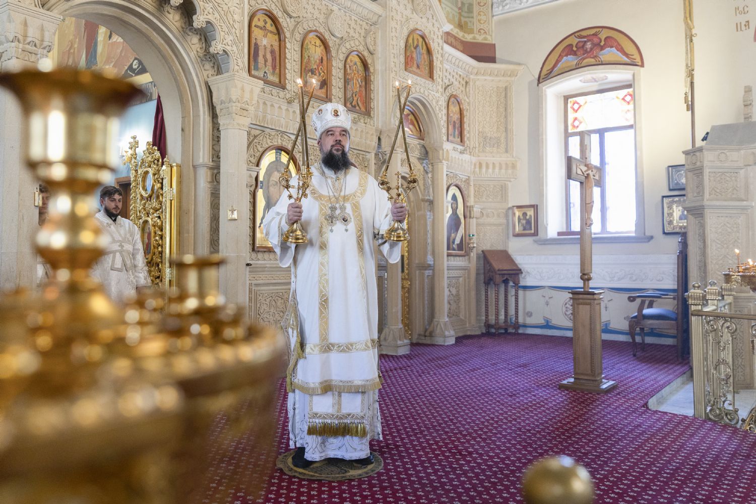 Архиерей совершил Божественную литургию в кафедральном соборе