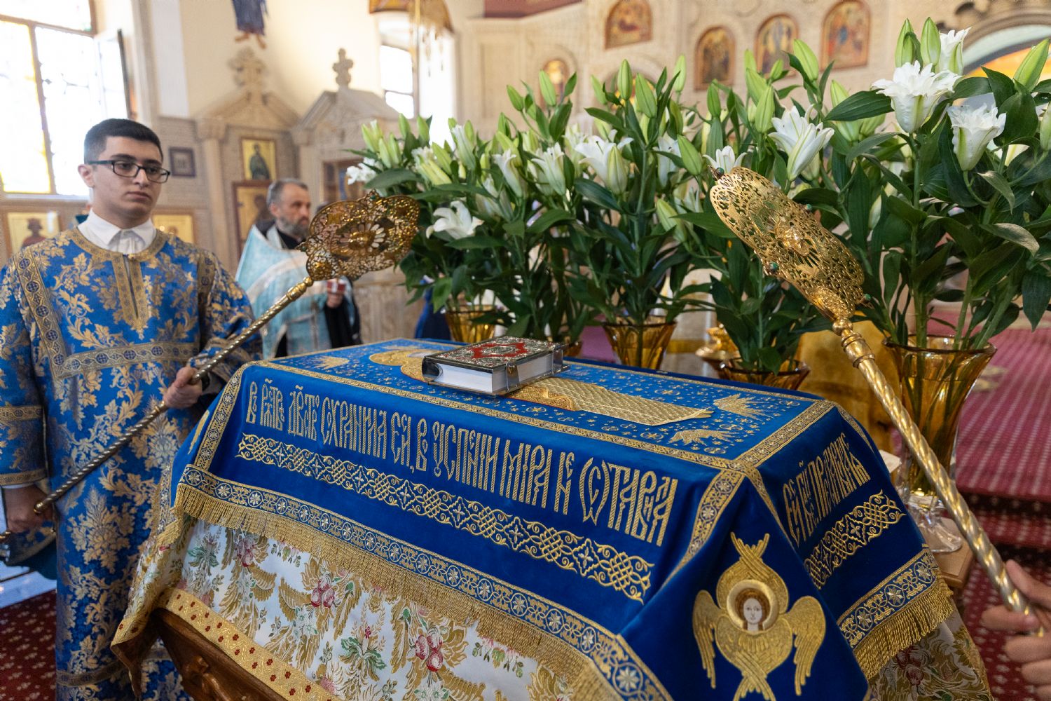 В кафедральном соборе святых Жен-Мироносиц был совершен Чин Погребения плащаницы Пресвятой Богородицы