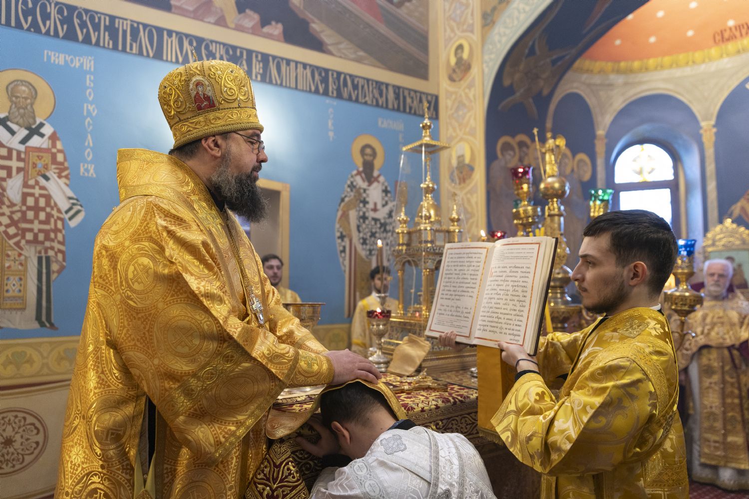 Епископ Алексий совершил диаконскую хиротонию в кафедральном соборе