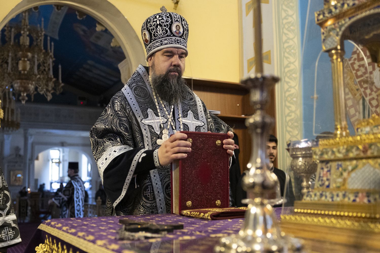 Епископ Алексий совершил Литургию Преждеосвященных Даров в кафедральном соборе