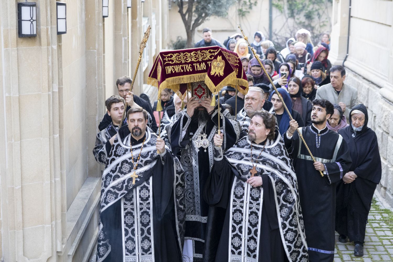 Епископ Алексий совершил утреню Великой субботы в кафедральном соборе